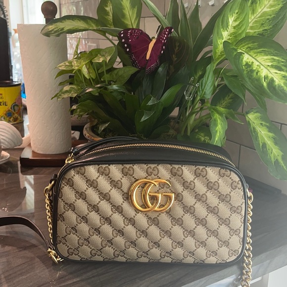 Gucci Handbags - Gucci Marmont logo shoulder bag